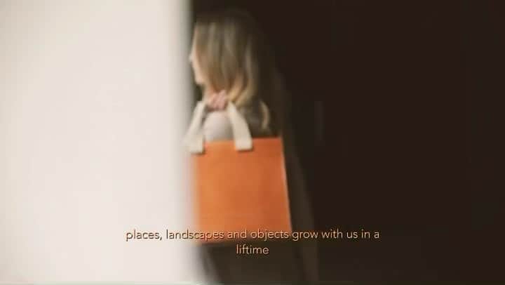 イルビゾンテのインスタグラム：「#FW21 is officially out.  This collection is all about #freedom & #naturalness.  Discover the selection on @ilbisonteofficial @saks and @luisaviaroma ✨🧡   Mua: @romina_pashollari_  Video: @luisapagani」