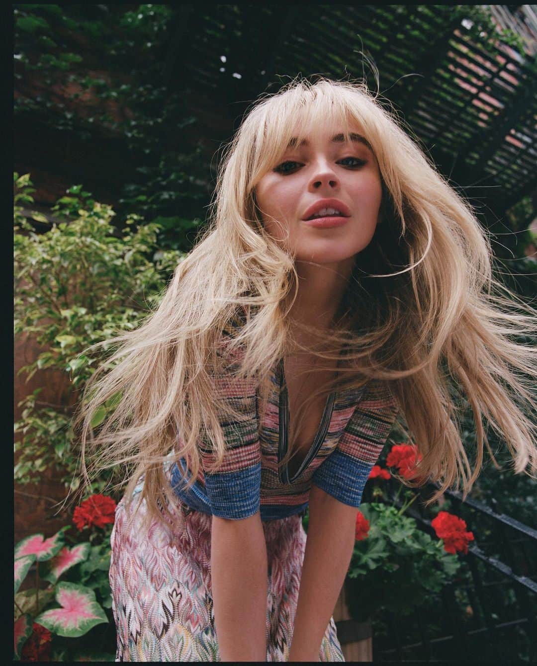 サブリナ・カーペンターのインスタグラム：「hi how are you」