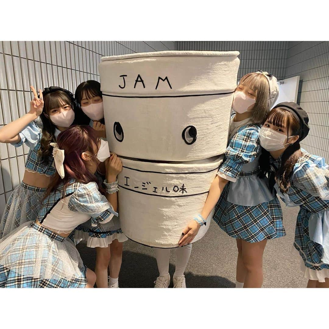 MyDearDarlin’さんのインスタグラム写真 - (MyDearDarlin’Instagram)「🎀 . 『@ JAM  EXPO 2020-2021』 お越しいただきました皆様、配信をご覧の皆様ありがとうございました‼️ ⁡ 皆様と一緒に勝ち取ったメインステージに出演出来たことを本当に嬉しく思います✨ 素敵な景色をありがとうございました💖 ⁡ 来年も@ JAMに出演！そして、自分たちの力でメインステージに立てるよう頑張ります💪🏻❤️‍🔥 ⁡ 📸📸📸 「あっとじゃむくんと一緒に🥫」 「おやすみ中のあぁちゃん🌙」 「メインステージ本番前のマイディアちゃん📺」 ⁡ #マイディア #アイドル  #idol #cute #kawaii  #ヘアアレンジ #ヘアセット  #ライブアイドル #地下アイドル  #ヘアセット #ボブヘア #トレンドヘアカラー #横浜 #横アリ #横浜アリーナ #Japaneseidol #女の子 #Japanesegirl #可愛い #被写体  #かわいい #可愛い女の子 #衣装 #アイドル衣装 #チェック柄 #ไอดอล #ญี่ปุ่น #ไอดอลญี่ปุ่น #일본 #아이돌 #귀여운」8月28日 15時31分 - mydeardarlin.official