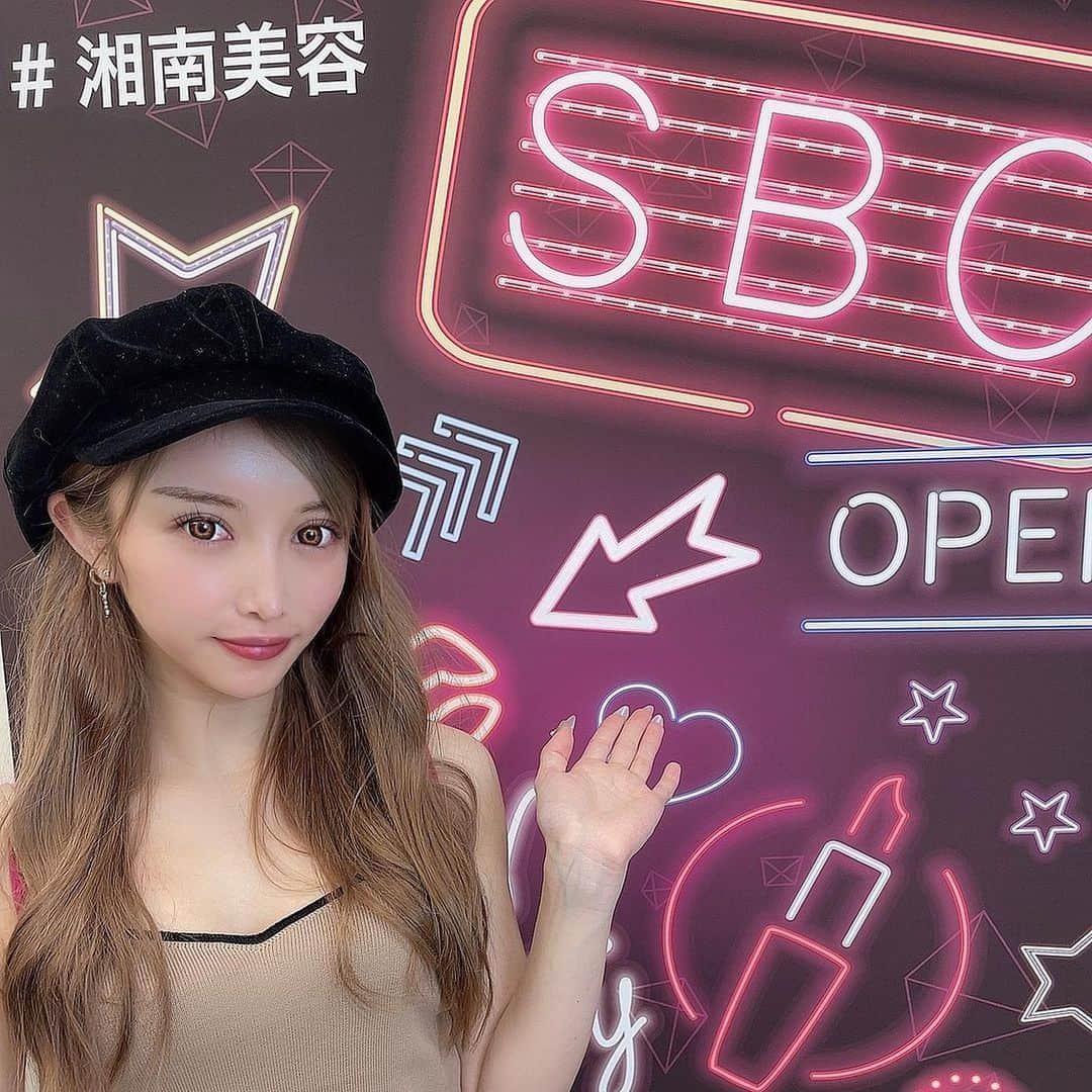 えれちゃんさんのインスタグラム写真 - (えれちゃんInstagram)「湘南美容外科 @sbcbeauty_official の 名古屋栄院さん @sbc_nagoyasakae にて ヴェルヴェットスキンしてきました💉✨  私の場合は 直後は少しピンクになるくらいで 全然気にならないくらいで 次の日からツヤツヤになって トーンアップしたよ😊✨✨  今年中にニキビ跡撲滅させたいな🥺  #美肌と言えばSBC湘南美容クリニック #ヴェルヴェットスキン #ダーマペン #若返りと言えばSBC湘南美容クリニック #最安値と言えばSBC湘南美容クリニック #美容整形と言えばSBC湘南美容クリニック #SBC湘南美容クリニック #SBC湘南美容クリニック栄院 #湘南美容グループ代表相川佳之 #プチ整形 #美容整形 #美容クリニック #毛穴 #小顔 #整形 #美容医療 #美容皮膚科」8月28日 15時27分 - erena_hazuki