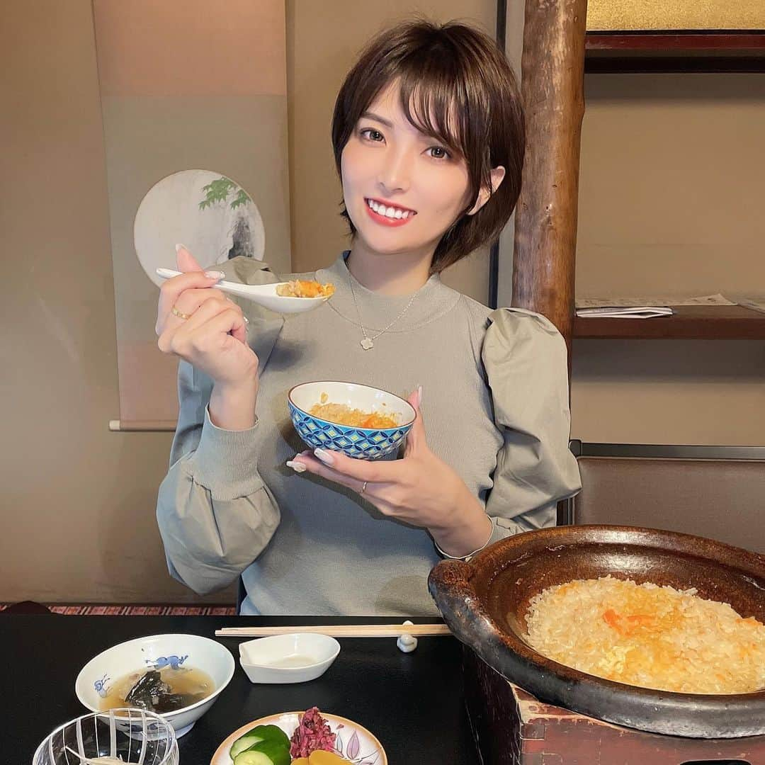 ききまるさんのインスタグラム写真 - (ききまるInstagram)「人生初の、、、♡ . スッポン🐢！！ ちょっと鶏肉に近い感じだった♪ プルプルで栄養価高そう！ おいしかった♡ . また食べたい〜♪ . #スッポン鍋 #スッポン料理 #京都観光 #京都グルメ #京都ランチ #京都旅行 #京都散策 #タビジョ　#たびじょ　#国内旅行 #すっぽん #すっぽん料理 #すっぽん鍋 #すっぽん料理大市 #名店　#老舗　#京都老舗 #スッポンスープ #スッポン雑炊 #ききグルメ　#グルメ女子 #ご当地グルメ  #京都ごはん」8月28日 15時33分 - kikigram_97