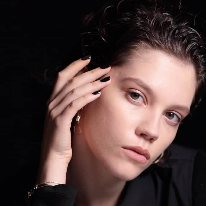 Hirotaka Jewelryのインスタグラム：「Jewelry that makes an impact. Stack and layer for an even bolder look. #hirotakajewelry」