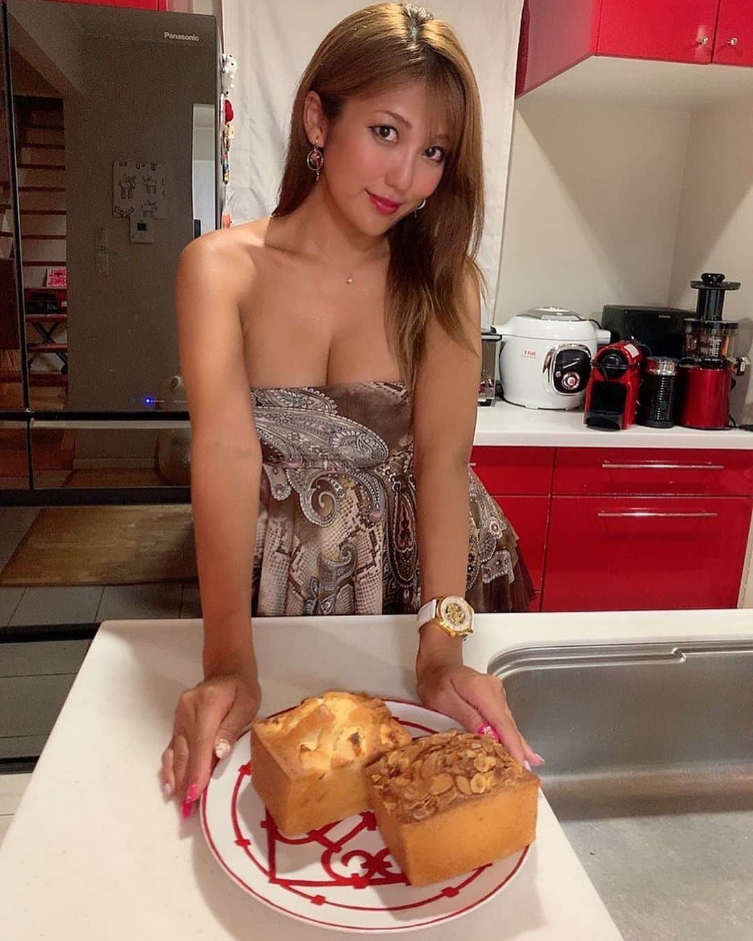 神谷麻美さんのインスタグラム写真 - (神谷麻美Instagram)「#パウンドケーキ 美味しかったぁ😍🧁💕✨ 私は2種のチーズの方が好き🧀☺️💓✨  #youandg 🧁 #お取り寄せスイーツ #おすすめスイーツ  #パウンドケーキ専門店 #焼き菓子 #スイーツ」8月28日 11時44分 - asamice428