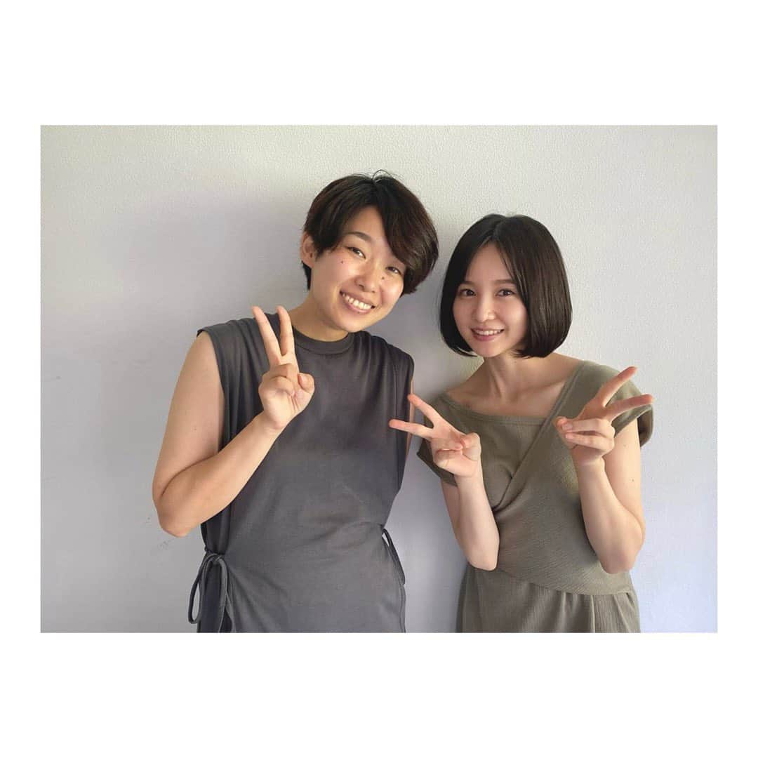 のインスタグラム：「いつも素敵な写真を沢山撮ってくださる 中里広海さんが出演されている舞台 『幸不幸』を観劇してきました‼︎ ⁡ ⁡ 【あらすじ】 3年前に私達は、池袋駅の地下で出会いました。 その日から僕達は、都合の良い男女の関係になりました。 それから私達は、そんな風にして過ごす時間がかけがえのないものだと思うようになりました。 半年前に僕達は、恋人同士の関係になりました。 そして今日やっと、言うことができました。だからちょっとだけ、口角を上げて、帰ろうと思いました。 ⁡ 【日程】 ８月28日〜８月31日 ⁡ ※広海さんの出演日時 ２８日11時〜 ２９日13時30分〜 ３０日12時〜 ⁡ 【会場】 鶏や　せぼん 〒153-0022 東京都 目黒区 祐天寺 2-4-14 東急東横線「祐天寺駅」東口徒歩約2分 ⁡ 【チケット料金】 前売 2,000円／当日 2,500円 ※ワンドリンクオーダー制 ※ソフトドリンクのみ。 ⁡ ⁡ ⁡ めちゃ良きでした。 いろいろ書きたいけど、 ネタバレしてしまいそうなので、 我慢します。笑 私も舞台やりたいな🐣 ⁡  ご興味ある方は是非‼︎‼︎ ⁡ ⁡ #舞台#幸不幸#2人芝居 #劇団papercraft  #海路 #鶏やせぼん#祐天寺#居酒屋　 ⁡」