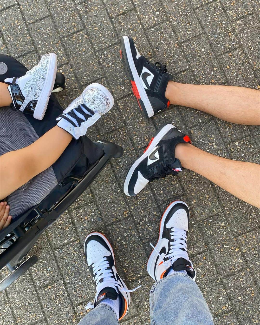 Mai Wakimizuのインスタグラム：「NIKE✔︎3人揃って足元激しめ♡ #nike#nikejordan#nikesb」