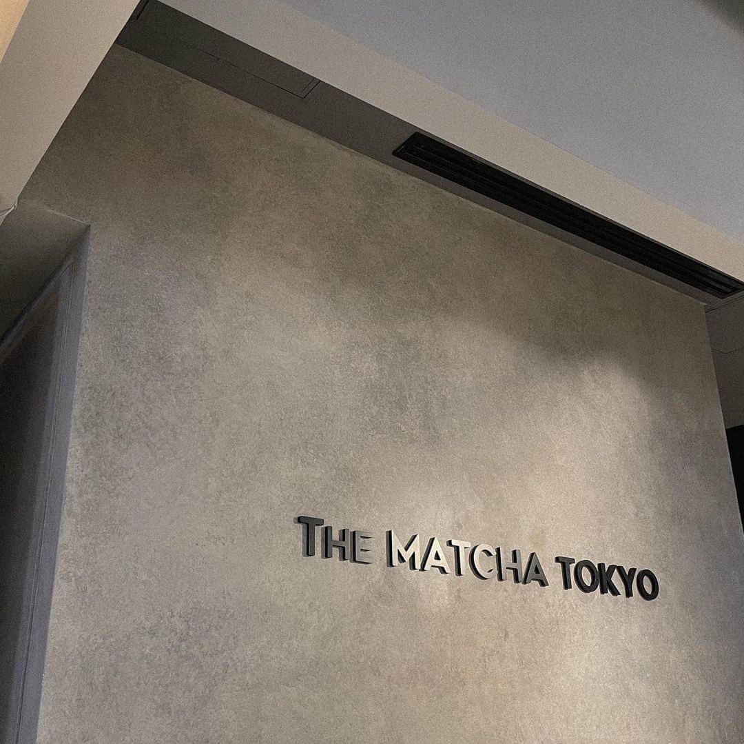 西綾乃さんのインスタグラム写真 - (西綾乃Instagram)「THE MATCHA TOKYO  低カロリーで美容に良いアーモンドラテを飲んだよ〜🍵 おいしかった🤤💚   #カフェ  #抹茶ドリンク  #抹茶」8月28日 18時27分 - achan___15
