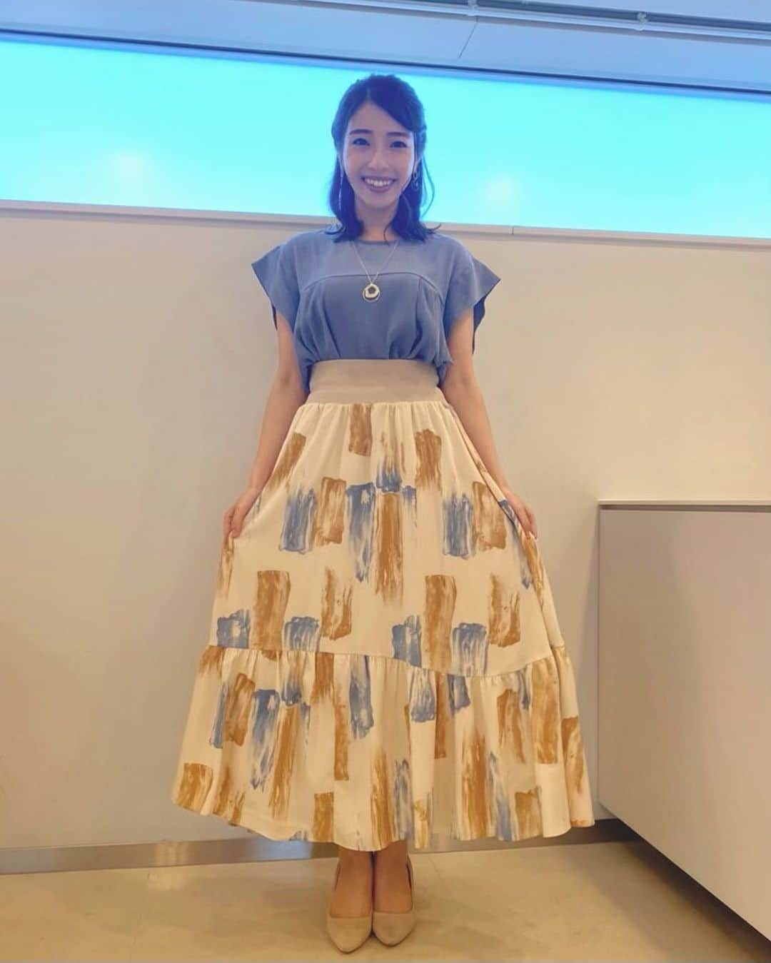 小椋寛子さんのインスタグラム写真 - (小椋寛子Instagram)「今日の衣装👗 おは土ご覧いただいた皆さんありがとうございました😊  昨日amelieさんに行って 髪色を少し暗くして整えてもらいました😊 いつも私好みの髪型にしてくださいます🥰  #おは土 #おはよう朝日土曜日です #ABCテレビ #衣装 #ヘアアレンジ #ハーフアップ #エレクトーン #美容院 #amelie #アメリ」8月28日 18時30分 - ogura_hiroko