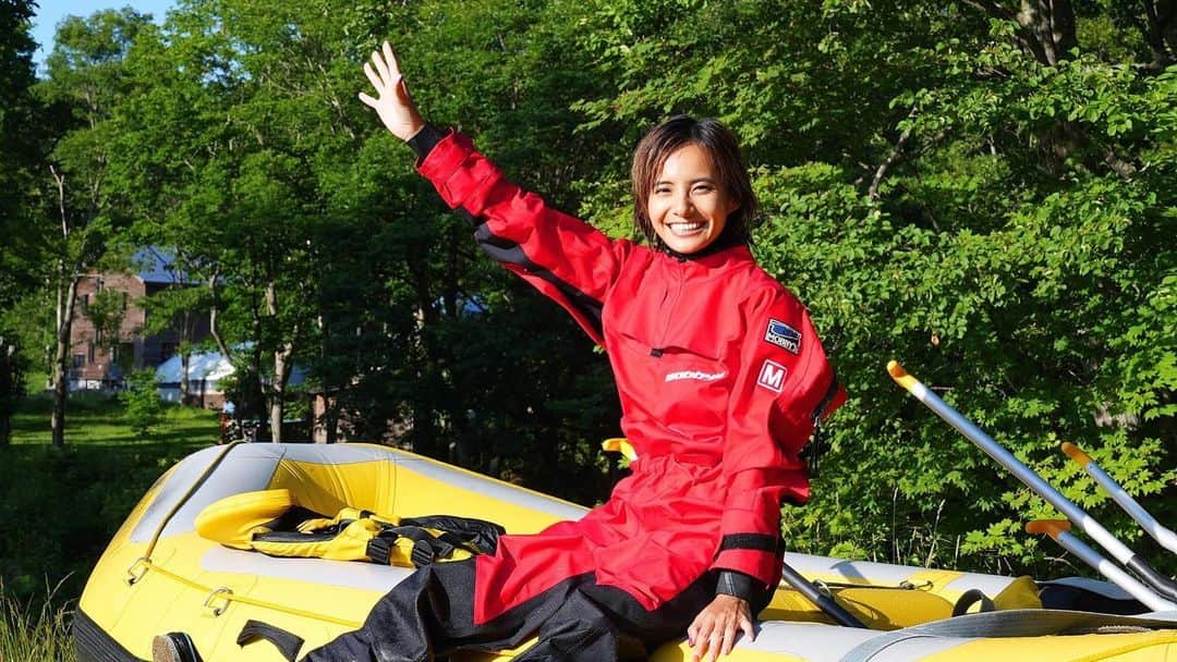 佐野千晃のインスタグラム：「⁡ ラフティング楽しかったなぁ〜！！ ⁡ 次はキャニオニングやりたいなぁ🤤 ⁡ #natural #healthy #good #gilrs #gilr #cool #cute #ooted #selfie #self #face #スポーツ女子 #スポーツ #笑顔 #ひまわり #北海道　#ラフティング」