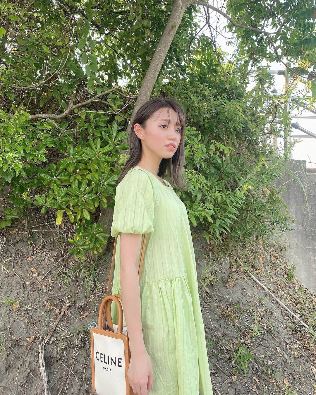 香音さんのインスタグラム写真 - (香音Instagram)「🌿🌿 撮影終わりの久しぶり私服☺︎ スタジオの隣が緑たくさんでした〜  #のんうぇあ」8月28日 20時07分 - kanon420_official