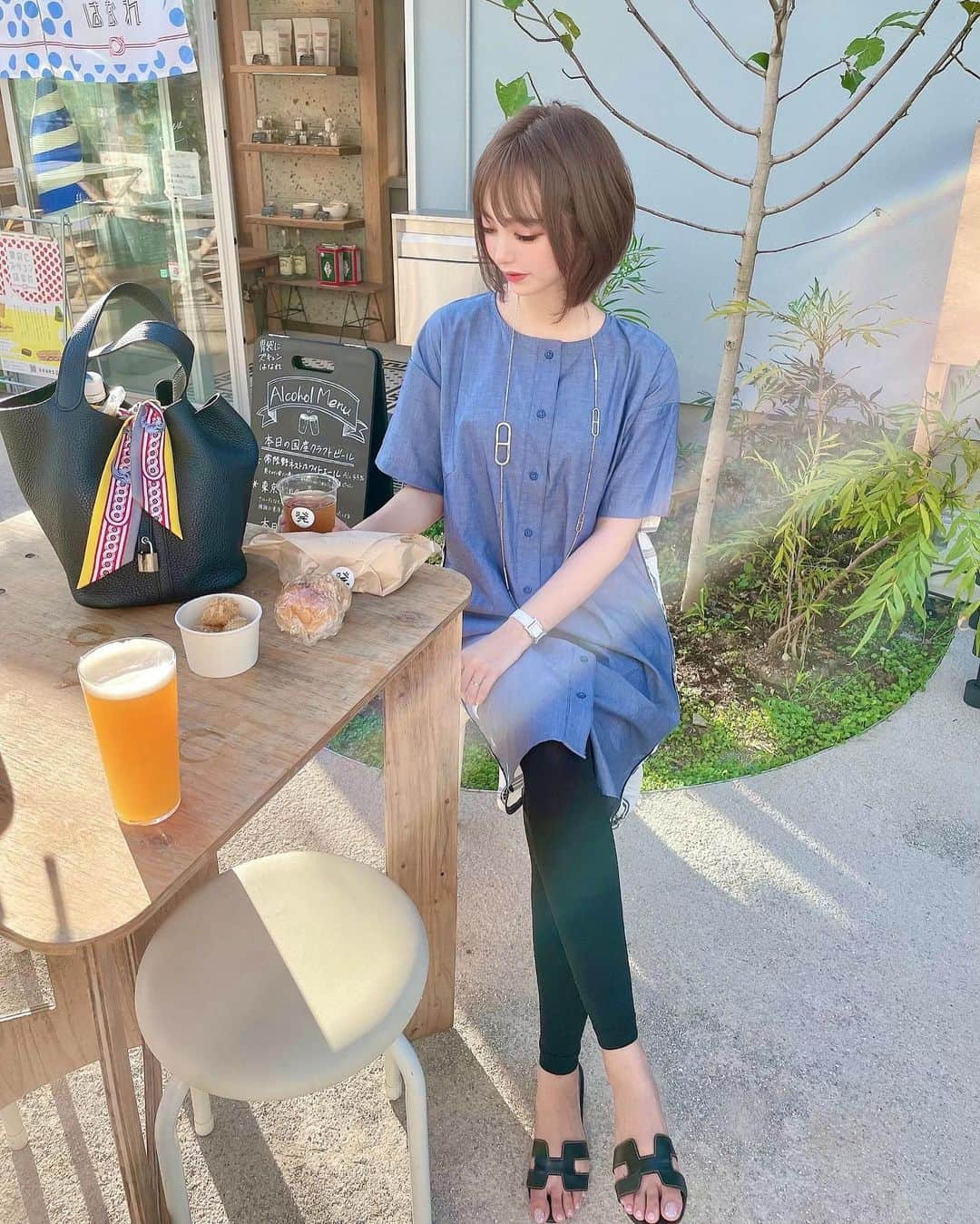 サキ吉さんのインスタグラム写真 - (サキ吉Instagram)「リクエスト多かったのでまたレギンスコーデ載せます😊💕 ． プリマスリム( @beauty__prima )は着圧の線がないから着圧ケアしながらオシャレが楽しめるよ🥰 前回はショーパン×Tシャツだったけど 今回はワンピに合わせてみました❤️ ． 体を温めて血流を促せすから痩せ体質が作りやすいのが良い💕 履いたままお風呂入ってゲルマ入浴したりするよ☺️🛁🚿 オススメです❤️❤️❤️ ． #プリマスリム  #着圧レギンス  #脚やせ  #むくみ解消  #レギンス入浴  #レギンスコーデ  #プリマトップ」8月28日 20時12分 - sakikichi1201