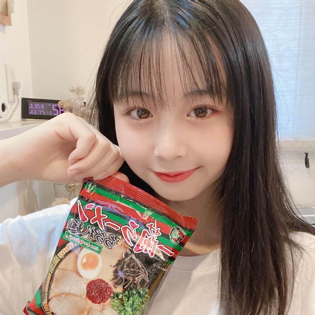 のインスタグラム：「最近食べ物の投稿ばかりですみません笑笑でも一蘭って本当に美味しいよね😭」
