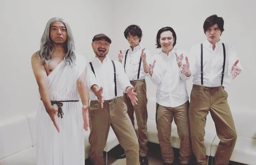 森慎太郎のインスタグラム：「こんなに美しい農夫が、同じ日に三人も来るかね。神様言うのも何ですが、神々しかったです #山崎育三郎 様 #尾上松也 様 #城田優 様 #ありがとうございます」