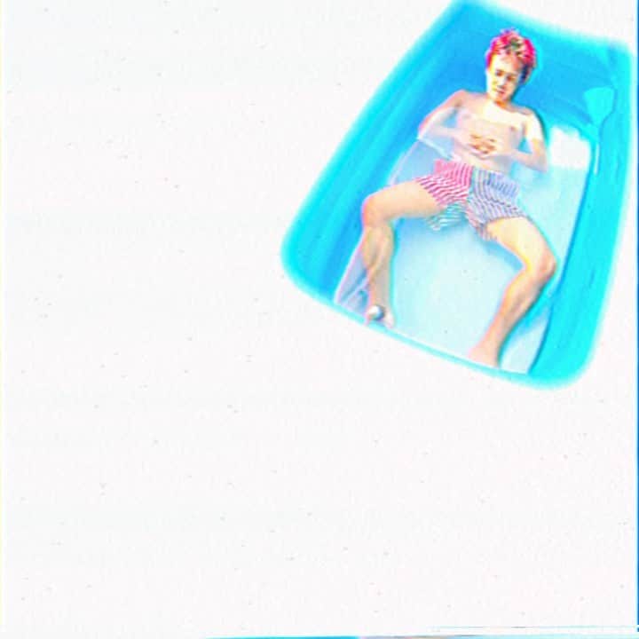 オカモトレイジのインスタグラム：「みなさん、夏らしい事はしましたか？🌺」