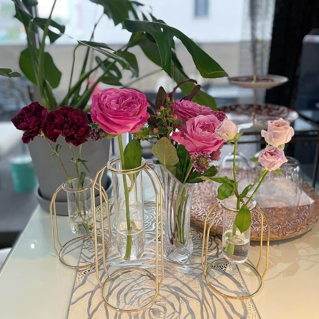Ruuさんのインスタグラム写真 - (RuuInstagram)「💐💐💐  お花貰う瞬間って とてつもなく幸せ☺️❤︎  #flower #vare #rose #pink #thinkpink #flowers  #flowerstagram #flowerlovers」8月28日 22時33分 - ruufabulous