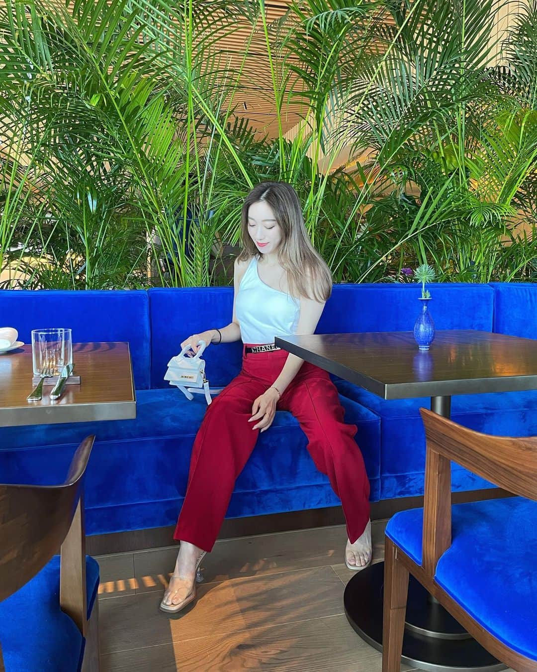 Ruuのインスタグラム：「大好きな相棒と沢山おつかれさま〜と🥰🍽 いつも仲間に恵まれてるなぁとつくづく感じております。  みーんながHappyになって💝💕💐🌈 喜ぶことをこれからもしていきたいな💭と 大きなことを考えてるんだ〜🤯☺️💓  早く以前のようにみんながマスク無しで 笑顔で踊れる日を楽しみに、頑張りましょ💓🌈 😇  いつもありがとう🌹  @sumika_87 @akiho_fabulous  @fabuloussisters.japan」
