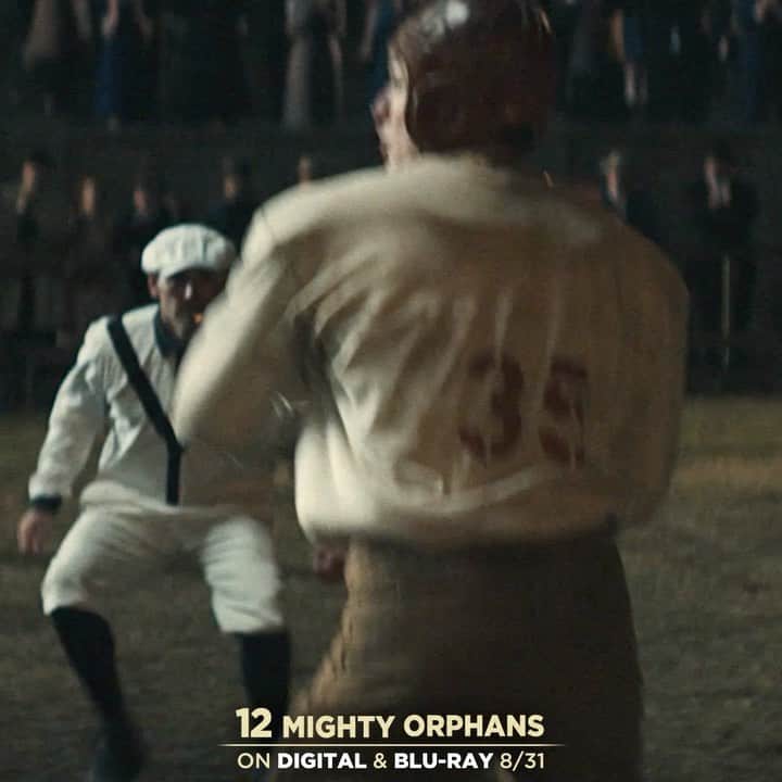 レイン・ギャリソンのインスタグラム：「@12mightyorphans the original #fridaynightlights still in theaters and out on digital and dvd 08/31」
