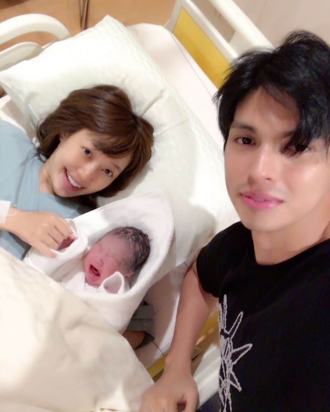 アレクサンダーのインスタグラム：「おめでとう🎊 カゲトラ❤️ なんと４歳になりました はやいね いつもありがとうございます❤️」