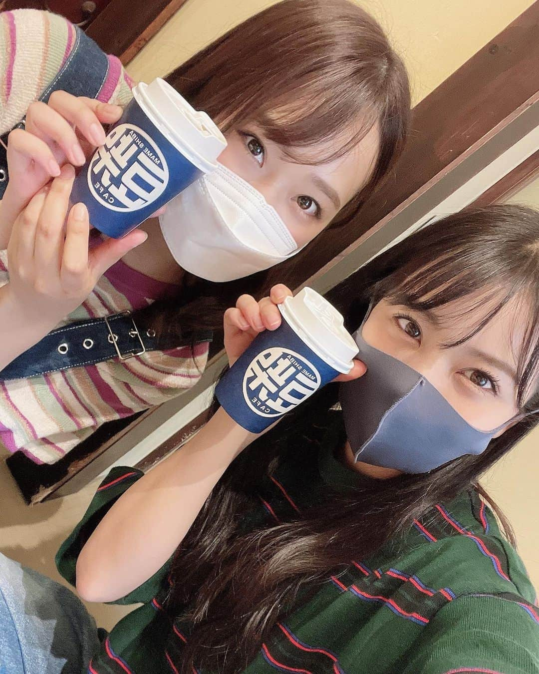 白間美瑠さんのインスタグラム写真 - (白間美瑠Instagram)「うーちゃんと豆柴カフェへ❤️ ずっと行きたかったの😚 可愛い過ぎました。。お尻まで可愛いかった😖うーちゃんモテモテ #豆柴　#柴犬」8月29日 18時53分 - shiro36run