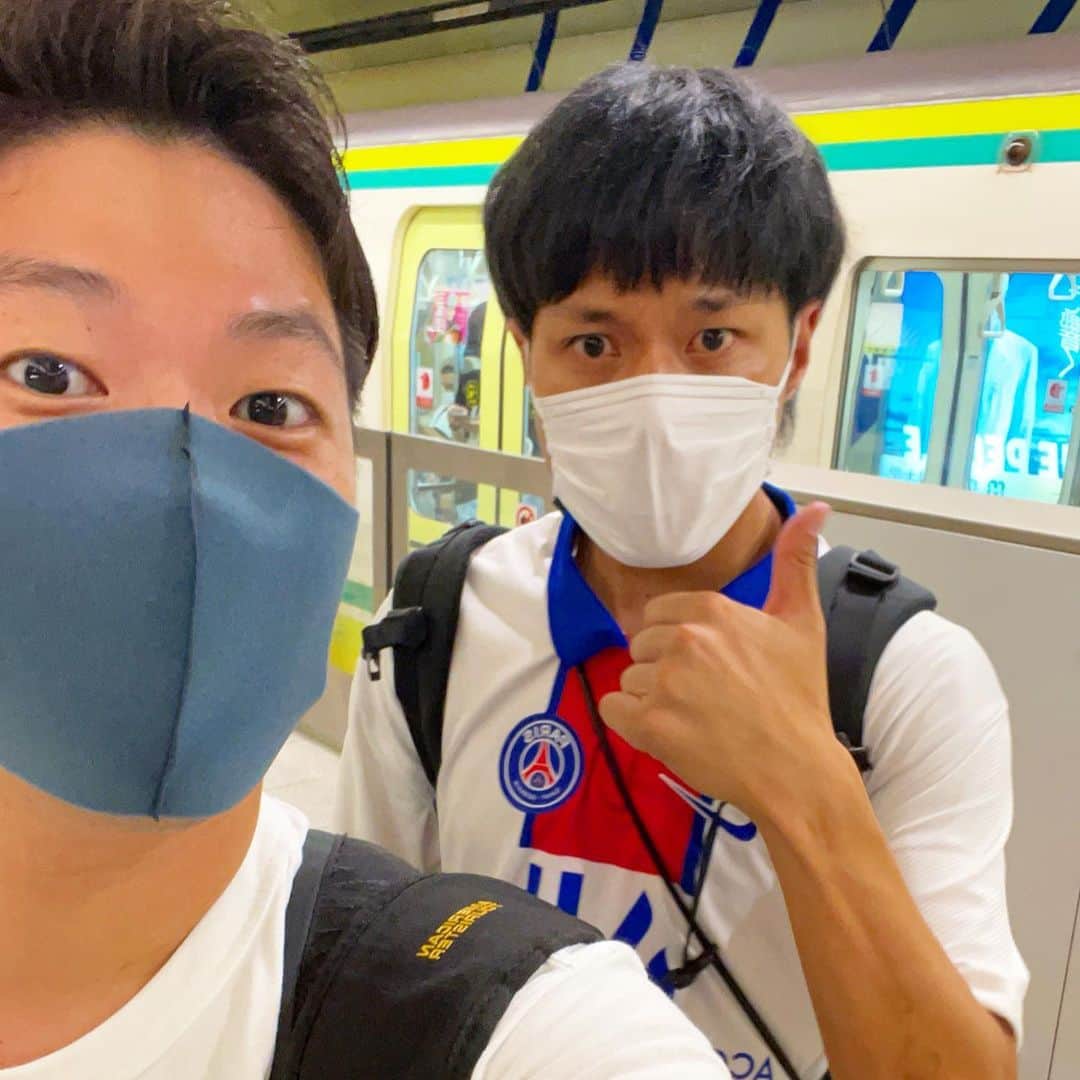 羽尻紘規のインスタグラム：「… NMB48さんのコンサートはショータイムさんとこの田中くんを連れて行きました。次の日会ったら「めっちゃ楽しかったんで、またお願いします」って居酒屋くらいのテンションで言われた。楽しんでくれてよかった。そして席良かった。👾👾👾」