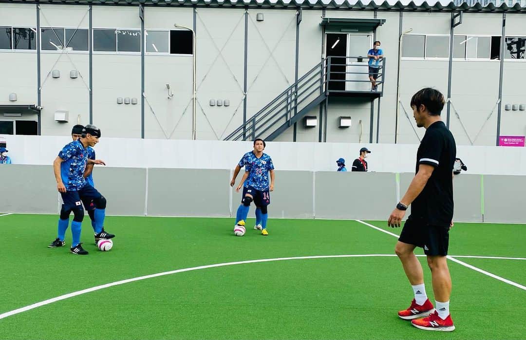 中野崇さんのインスタグラム写真 - (中野崇Instagram)「まずは初戦勝利できました。 大きなプレッシャーがある中でも選手たちは高いパフォーマンスを発揮してくれました。 やるべきことに集中し、最後までしっかりサポートします。  #ブラインドサッカー #日本代表 #5人制サッカー #JARTA #身体操作 #中野崇 #JARTAトレーニング #スポーツトレーナー #トレーニング #パフォーマンスアップ #TeamJAPAN #超えろみんなで #Tokyo2020 #パラリンピック」8月29日 19時26分 - tak.nakano