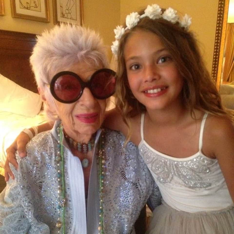 Laneya Graceさんのインスタグラム写真 - (Laneya GraceInstagram)「Happy 100th birthday to the iconic @iris.apfel 😘❤️」8月29日 20時44分 - official_laneya_grace