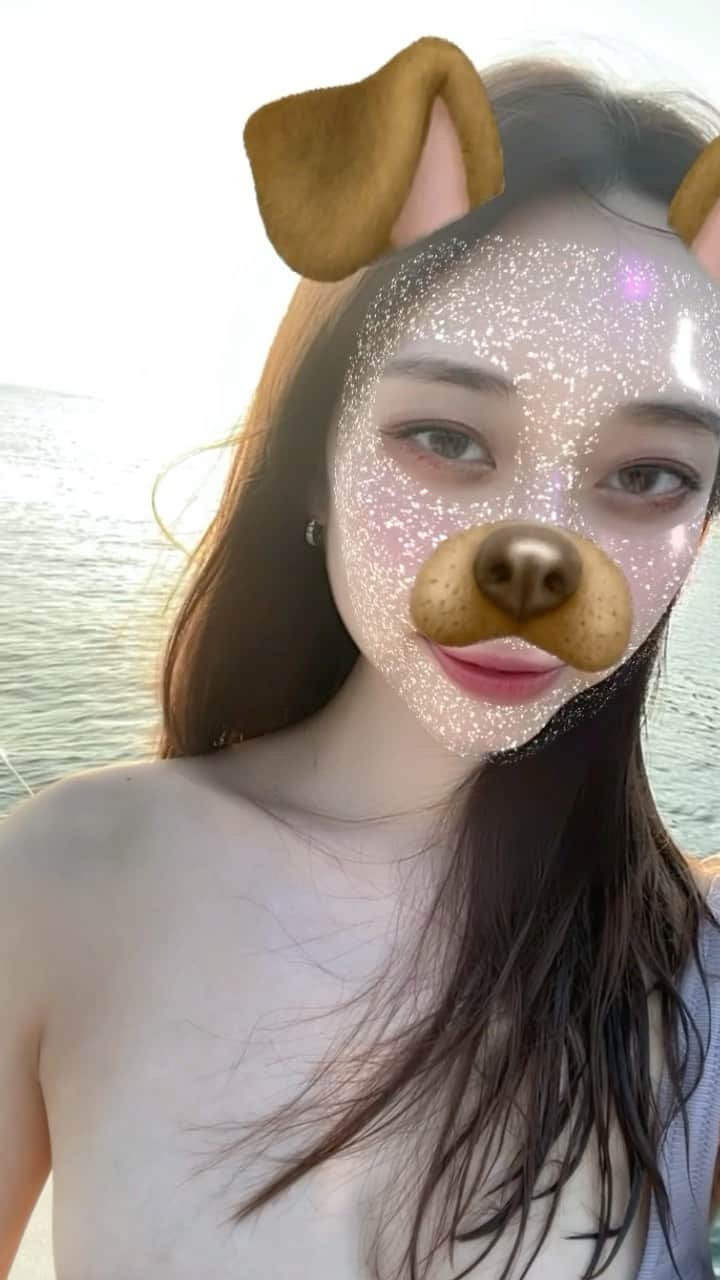 瀬名ひなののインスタグラム：「sunset 🌞🏝👙  #水着 #ビキニ #sunsetlovers」