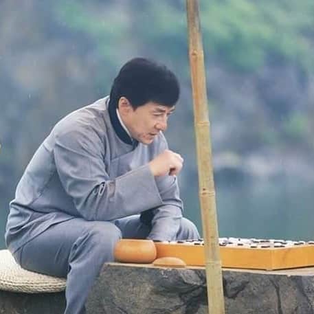 ジャッキー・チェンのインスタグラム：「Life is like a fight, there are winners and losers. Which group we belong to, we decide for ourselves.」