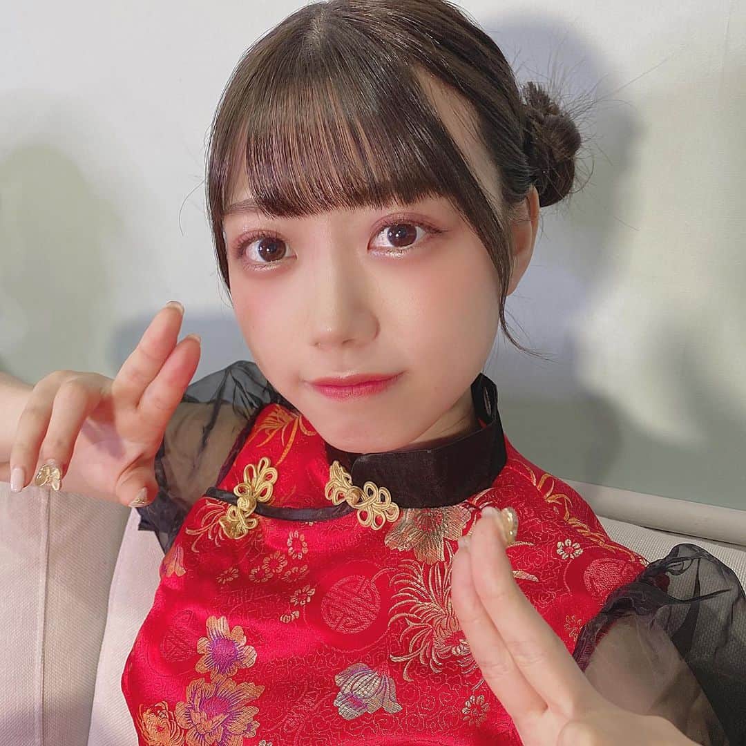 のインスタグラム：「→ パパの酢豚が好きです👲🇨🇳  #チャイナドレス #チャイナ服 #チャイナ #コスプレ #お団子」
