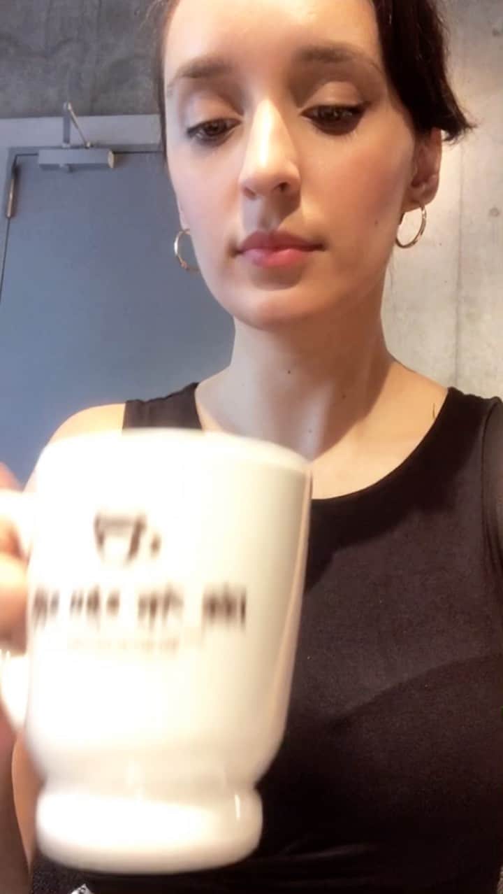 Jade Furutaのインスタグラム：「What’s your favorite coffee shop in Tokyo?🇯🇵 this is “Azabu coffee” in Ebisu😋 初めて麻布珈琲を飲みました🙌🏽 美味かったです🌻 got to try charcoal roasted coffee for the first time(I think? heh). Didn’t taste strong, or maybe I’m just used to making my coffee real strong at home😆💕#tokyocoffee #japancoffeeshop #ebisu #インフルエンサー  #livinginjapan #tokyocafe #creatorsjapan #カフェ」