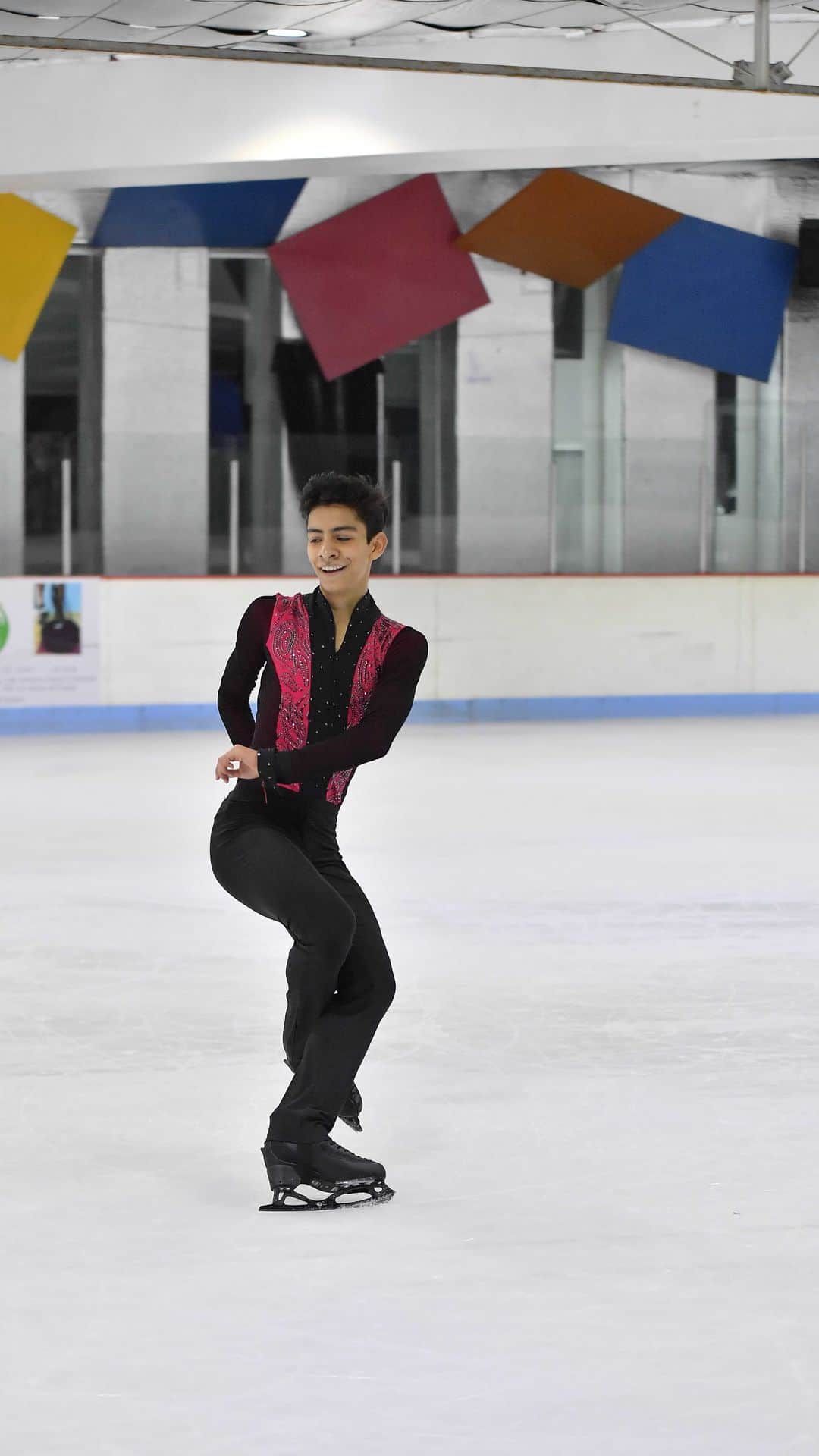 Donovan Carrillo Suazoのインスタグラム：「Music arrangement:  @sk8mixhugo」
