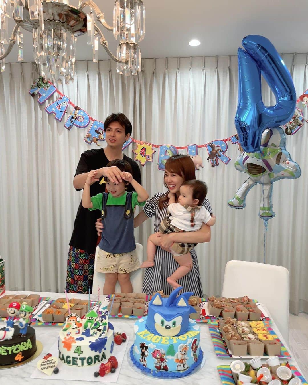 アレクサンダーのインスタグラム：「楽しかった❤️ ありがとう😊😊😊 次は美人ちゃんの誕生日🎂🎂🎂 か^_^早い早いなー時間が早い❤️」