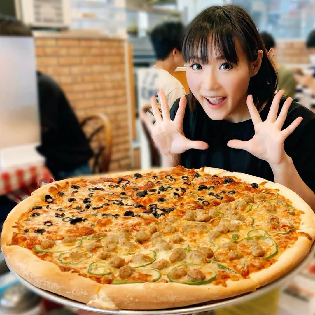 澁谷果歩さんのインスタグラム写真 - (澁谷果歩Instagram)「Pizza time!!!!  ニューヨークサイズ🍕」8月30日 11時28分 - shibukaho