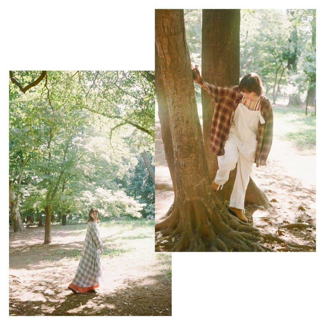 ルミネ公式のインスタグラム：「. Retreat myself 土も光も緑も草も。  心をゆるめて、秋へ。  Model @sakurako_kns & @_lisabayne Creative direction & Art direction @kana_tkym Photo @kisshomaru Hair & Make up @chikasuzuki1 Styling @leeyasuka   #retreatmyself #retreat #retreatment #小西桜子 #ベイン理紗 #lumine #ルミネ  #エシカルファッション #サスティナブルファッション #カジュアルファッション  #秋服コーデ #ヴィンテージファッション #2021aw」