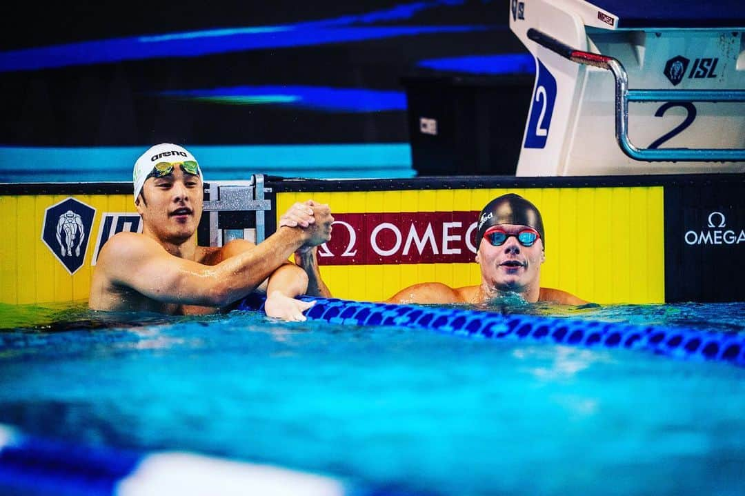 瀬戸大也のインスタグラム：「🥇🥇🥇🥇🐸 . . . . . ISLの予選リーグが始まりました！ 今年は東京フロッグキングスから参戦します🐸 頑張ります💪 Let’s go frogs!!  Photo by @minekasapoglu🙏  #tokyofrogkings #iswimleague #napoli」