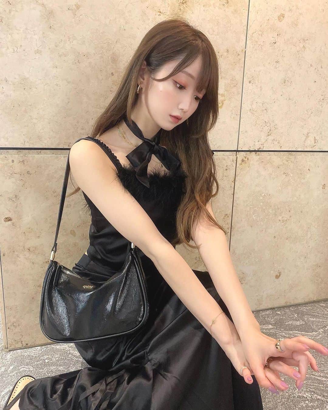 大谷映美里さんのインスタグラム写真 - (大谷映美里Instagram)「ﾆｬｯ 🐈‍⬛❤︎ ㅤㅤㅤㅤㅤㅤㅤㅤㅤㅤㅤㅤㅤ トップスとスカート▸▸ #andlottie  お靴とカバン▸▸ #epine  ネックレス▸▸ #crayme  ㅤㅤㅤㅤㅤㅤㅤㅤㅤㅤㅤㅤㅤ 肩のリボン、猫っぽく首に巻いたよ🐈‍⬛゛すき？」8月30日 22時43分 - otani_emiri