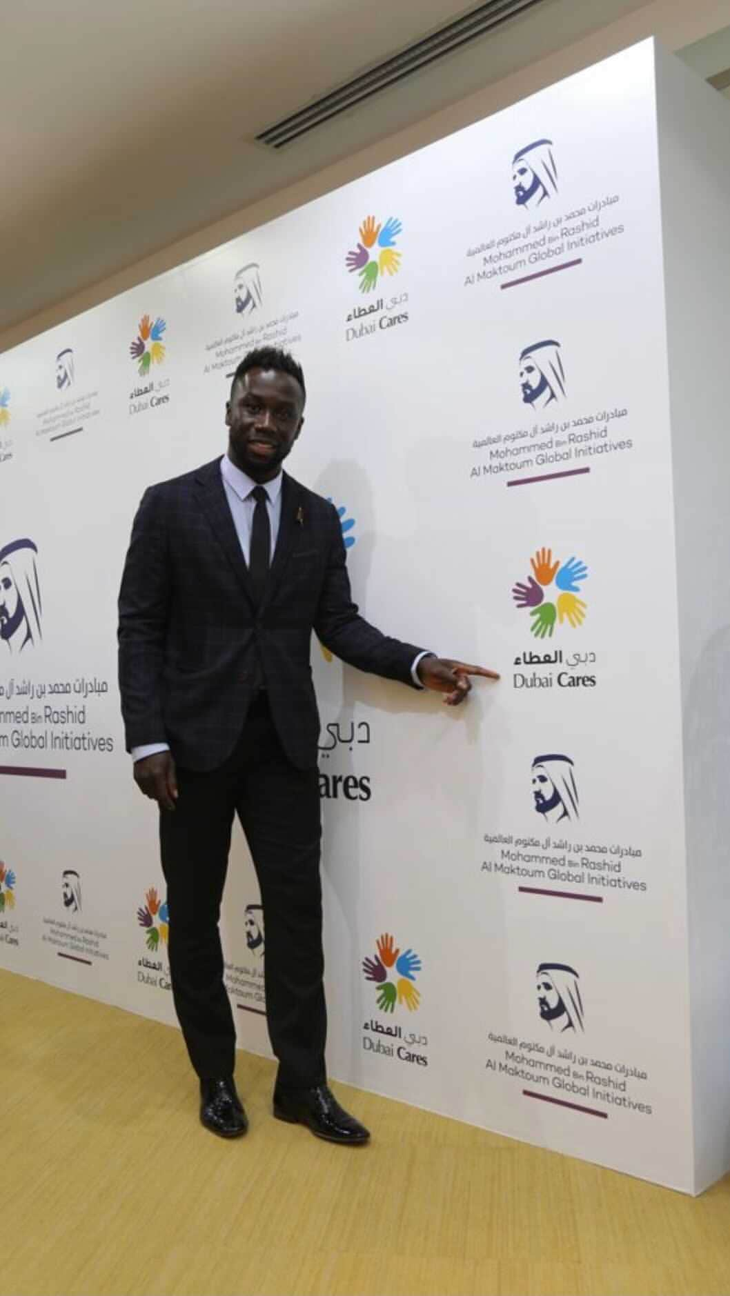 バカリ・サニャのインスタグラム：「As a @FootballforPeace Ambassador I am...  Excited to be a part of the @FootballforPeace and @DubaiCares Official Announcement to use the combined power of Football and Education to deliver a number of unique projects in the UAE, including a high-profile Peace Match With the support of the UAE Ambassador to the UK, His Excellency Mansoor Abulhoul @uaeembassyuk and other Professional Footballers such as Louis Saha @Louissaha ,  Josh Norman @jno24, and Dimitar Berbatov @berbo9  I look forward to supporting this global movement in serving youth and communities to build brighter futures  #FootballForPeace #DubaiCares #FfPPeaceMatch   @footballforpeace  @iamkashsiddiqi  @louissaha @jno24 @zaharammalik @budreya @ghost_concept @uaeembassyuk」