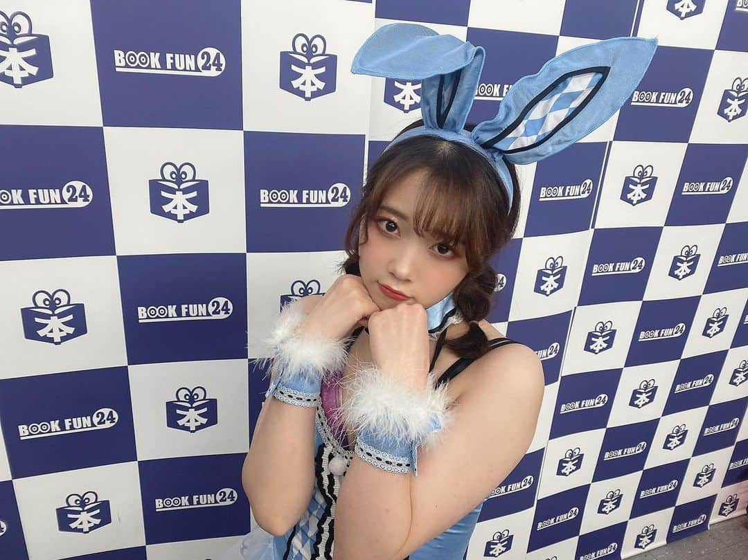 二葉エマさんのインスタグラム写真 - (二葉エマInstagram)「.  こちらのコスプレかなりお気に入りです🥰💓  .」8月30日 20時47分 - futaba_ema