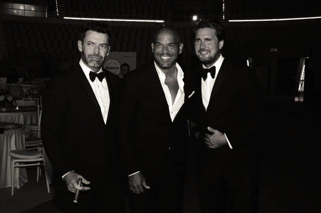 アマウリー・ノラスコのインスタグラム：「Giving The Rat Pack a run for their money !!  #globalgiftfoundation #whereinthewolrdisamaury」