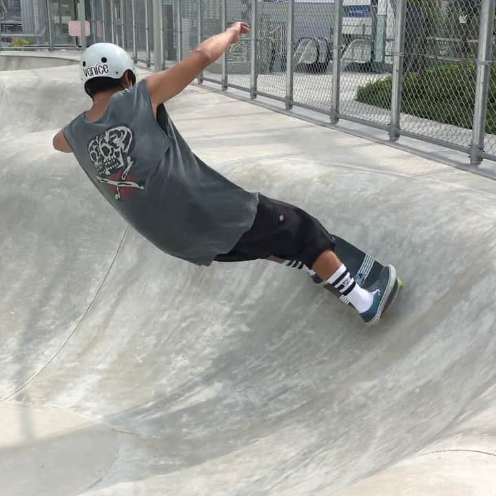 松下幸司のインスタグラム：「Carving🏄‍♂️ #frontside #miyashitapark」