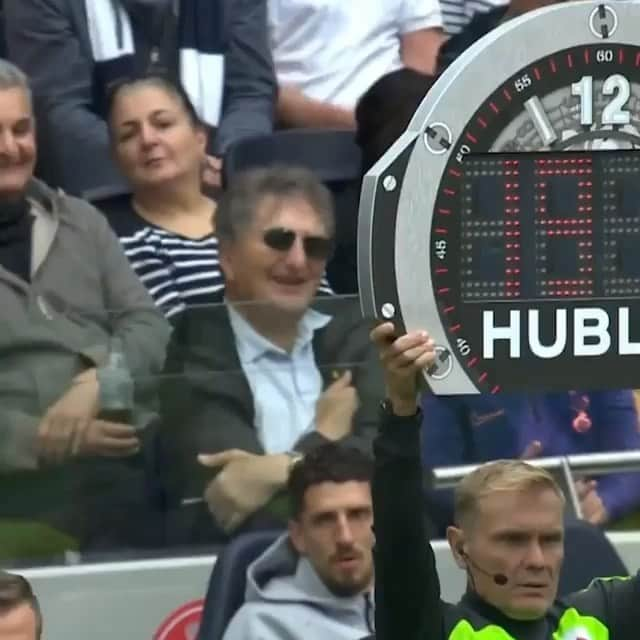 ムサ・シソコのインスタグラム：「🇫🇷 Revenir hier au Tottenham Hotspur Stadium fut un moment particulier pour moi. J’ai passé 5 ans dans ce club et je n’en garde que de bons souvenirs. Dès le 1er jour, j’ai senti que j’étais chez moi et tout les moments que j’ai passé parmi vous resteront gravés dans mes souvenirs à tout jamais. Avec mon départ, une page se tourne pour moi. Mais je sais aussi que je laisse au club des amis et une famille. Les chants des supporters résonneront encore longtemps dans ma tête et pour leur faire honneur, je me suis toujours attaché à vous donner le meilleur de moi-même à chaque match. Je souhaite @spursofficial , à mes coéquipiers et aux supporters le meilleur pour l’avenir. Je ne vous oublierai jamais❤️. #coys #MS19   🇬🇧 Coming back to the Tottenham Hotspur Stadium yesterday was a special moment for me. I spent 5 years at this club and I have only fond memories of it. From the first day, I felt that I was at home and all the moments that I spent among you will remain etched in my memories forever. With my departure, a page turns for me. But I also know that I leave friends and family at the club. Fan chants will resonate in my head for a long time to come and to honor them, I have always strived to give you my best at every game. I wish @spursofficial , my teammates and the supporters the best for the future. I will never forget you ❤️. #coys # MS19」