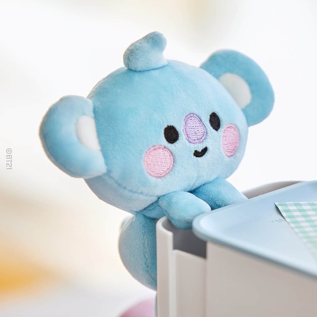 BT21 Stars of tomorrow, UNIVERSTAR!さんのインスタグラム写真 - (BT21 Stars of tomorrow, UNIVERSTAR!Instagram)「The vitamin that’ll pump up your workday🍋 BT21 BABY Peekaboo Monitor Doll ⠀ ✔️ Two adorable hands that are angle adjustable ✔️ Twinkling eyes that follow you around the room ✔️ Cute visible body that gives you a mini heart attack! ⠀ Guess who’s peeking at you?🤗 Our sweet angels🥺dangling from the monitor!  Get a BT21 BABY that’ll always root for you! 👉 Click the link in our bio! ⠀ #BT21 #BT21BABY  #monitordoll #peekaboo」8月31日 11時29分 - bt21_official