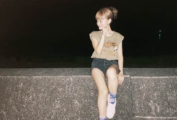 櫻井音乃さんのインスタグラム写真 - (櫻井音乃Instagram)「お外の空気って素敵だよね。 お星様見ながら、深呼吸して、 気持ちの入れ替え！！ ・ Dazzカメラ📸」8月31日 12時57分 - o_to.08