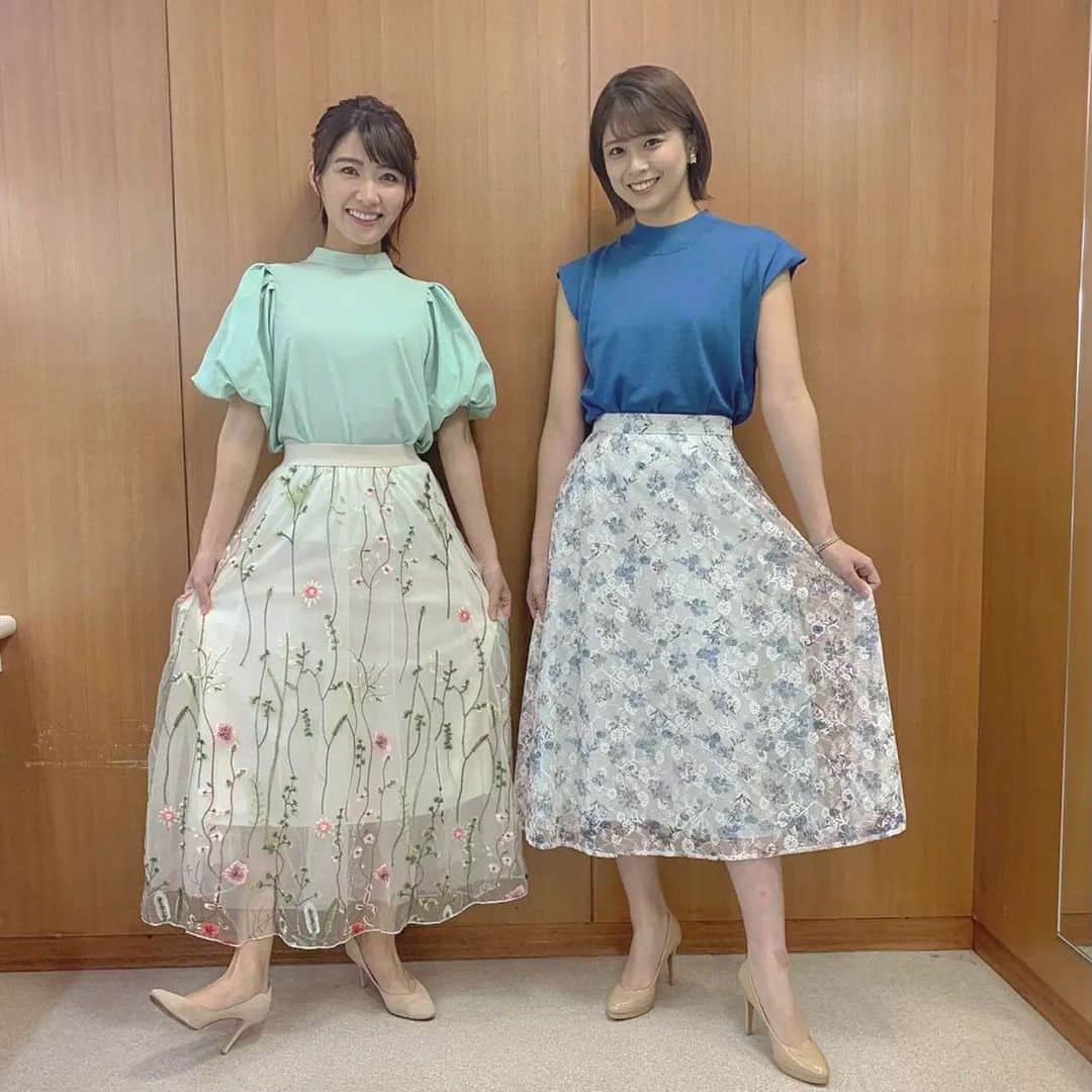 TBS「はやドキ！」のインスタグラム：「月曜日の女性陣、みんな淡い色味のスカートでした🌸 里咲ちゃんと久保井さんはスカートの柄や透け感まで似ていて、 色違いコーデのようでしたよ☺️💗  若林  #月曜日 #若林有子 #山本里咲 #アナウンサー #久保井朝美 #気象予報士 #はやドキ #tbs」