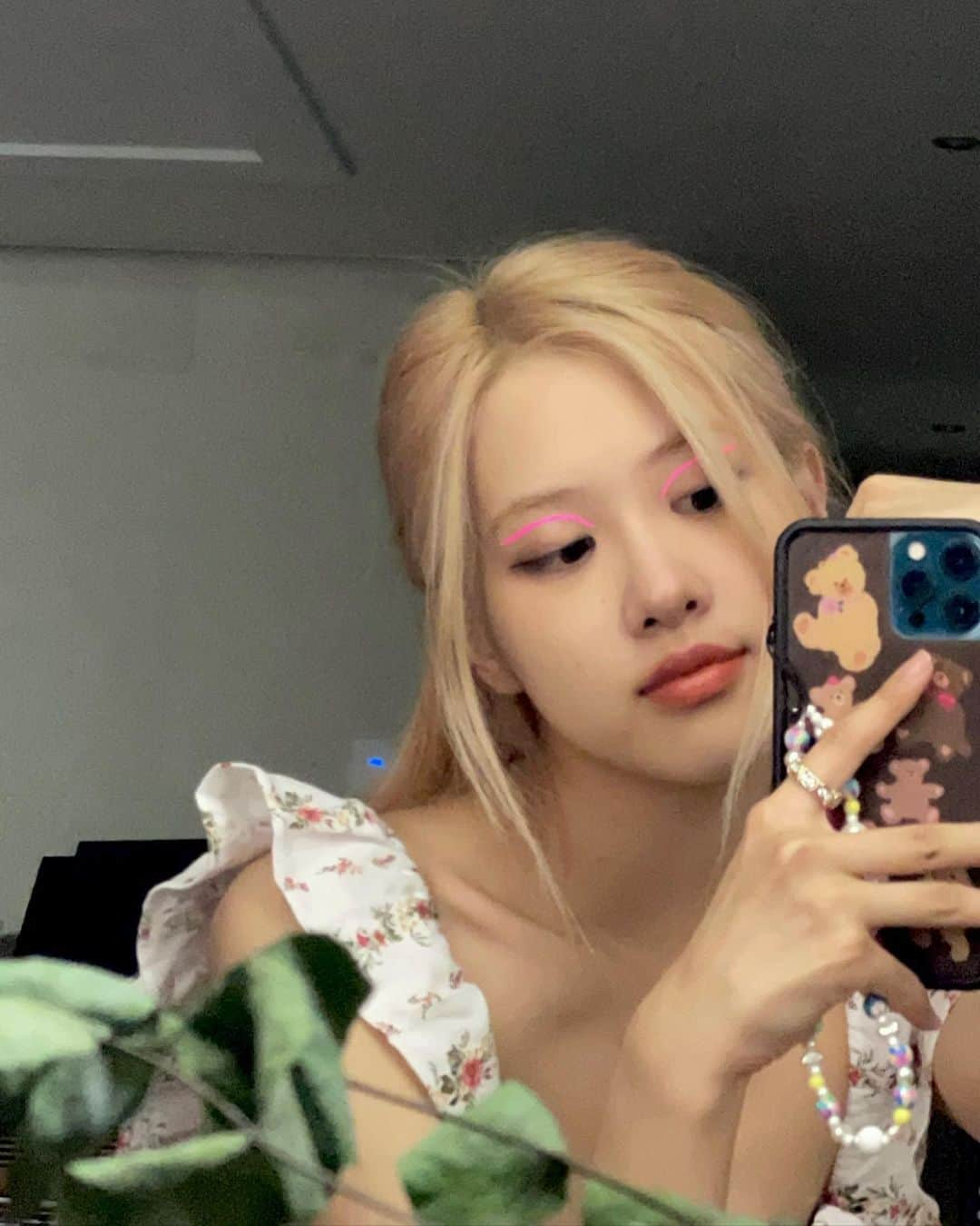 ロゼさんのインスタグラム写真 - (ロゼInstagram)「🐛」8月31日 15時01分 - roses_are_rosie