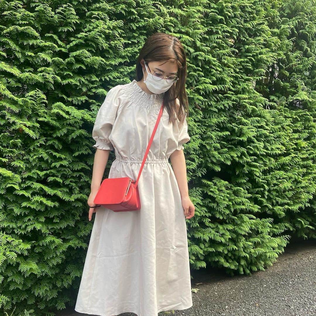 井上咲楽さんのインスタグラム写真 - (井上咲楽Instagram)「. 安くてかわいいmerlot！🤍袖がクシュっとしてたり素材がぬくもり溢れてたり、ひと工夫が嬉しくて衣装でもよく着てます！ 　@merlotcamp」8月31日 15時51分 - bling2sakura