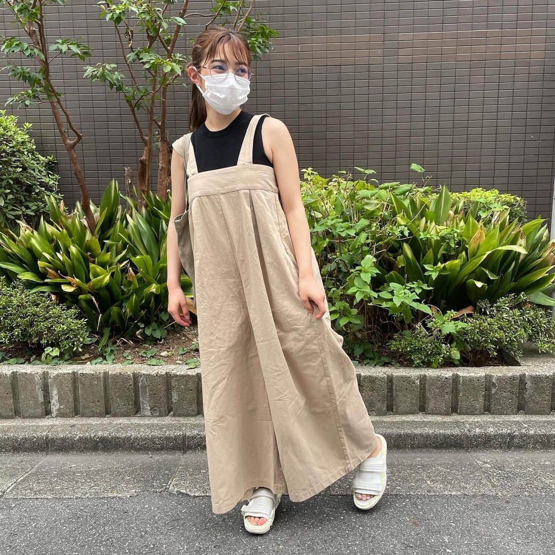 井上咲楽さんのインスタグラム写真 - (井上咲楽Instagram)「. 安くてかわいいmerlot！🤍袖がクシュっとしてたり素材がぬくもり溢れてたり、ひと工夫が嬉しくて衣装でもよく着てます！ 　@merlotcamp」8月31日 15時51分 - bling2sakura