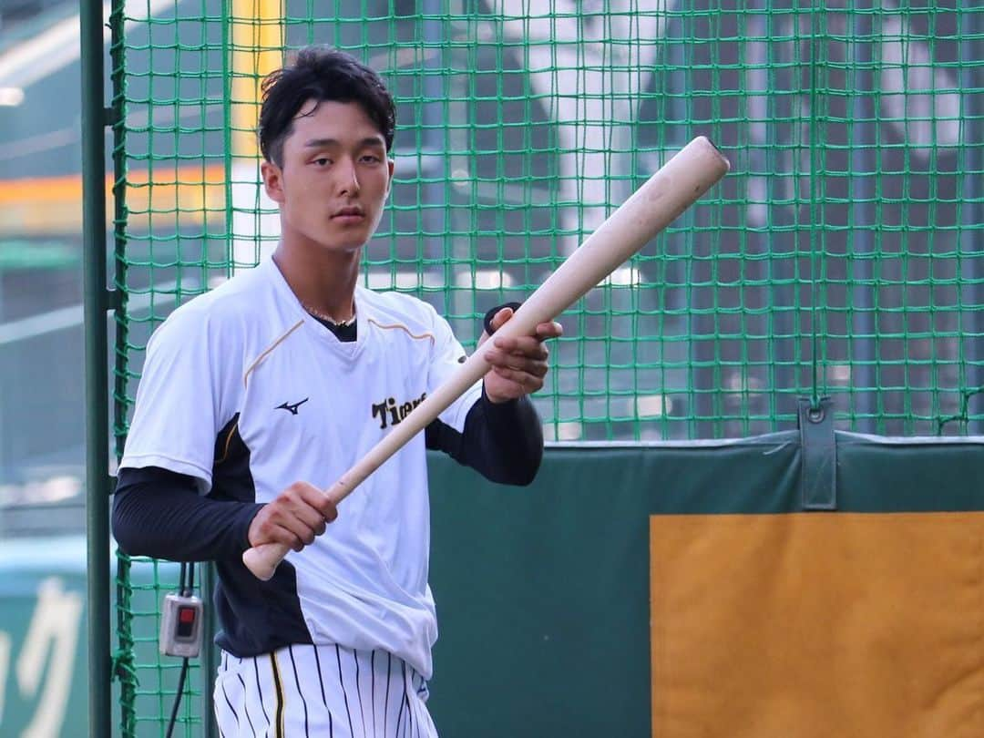 阪神タイガースさんのインスタグラム写真 - (阪神タイガースInstagram)「今日から約1ヶ月ぶりに本拠地・甲子園での6連戦です‼︎  試合前練習の様子をお届けします！  #ジェフリーマルテ 選手 #小野寺暖 選手 #小幡竜平 選手 #ジョーガンケル 選手 #藤浪晋太郎 選手 #阪神タイガース #挑超頂」8月31日 16時34分 - hanshintigers_official