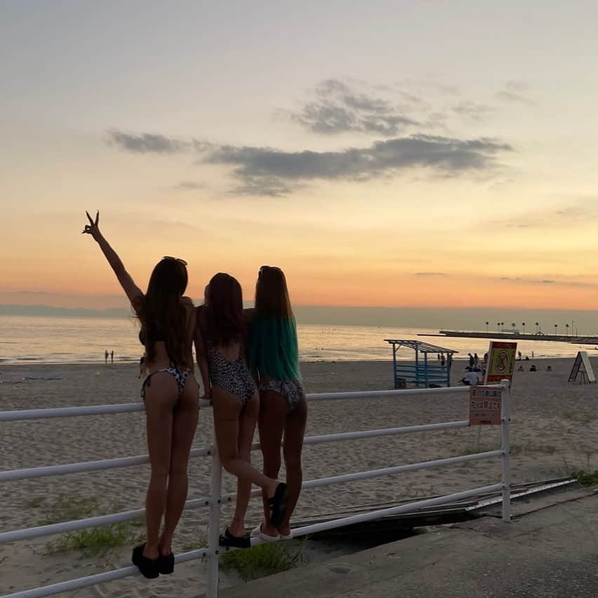 Rinoのインスタグラム：「🏖🧡」