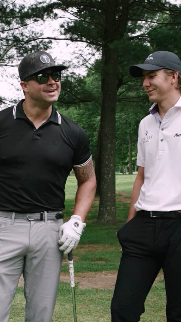 のインスタグラム：「Had a BLAST working with @Skratch and @dobeltequila. I showed off in front of @CarlosOrtizGolf, got schooled by @MrMichaelEaves and stepped my game up playing @MalbonGolf.     Head over to Skratch's page to see everything that went down! (link in bio)」