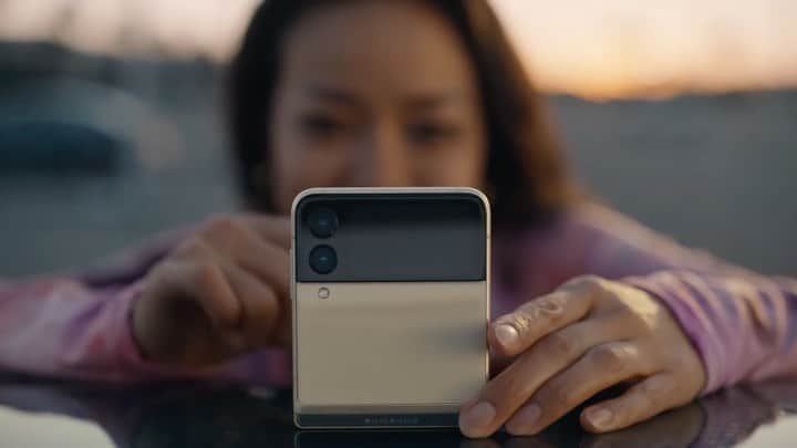 マアサ・イシハラのインスタグラム：「I’m still overwhelmed..! “Samsung Galaxy Z Fold3 5G” came out couple days ago.it’s my first international commercial and I still can’t believe it🌏 I want to thank everyone worked on this project and made it happened! Thank you @samsung @samsungmobile for believing in me and letting me apart of this commercial. Thank you @felixbrady for being patient and working things out with me. Thank you @coollikecherry for the choreography and great vibe. Thank you for all the casts for rocking with me. Thank you all the crew members for working with us for long hours. And of course my agent @blocla  Y’all are 🔥🔥🔥」